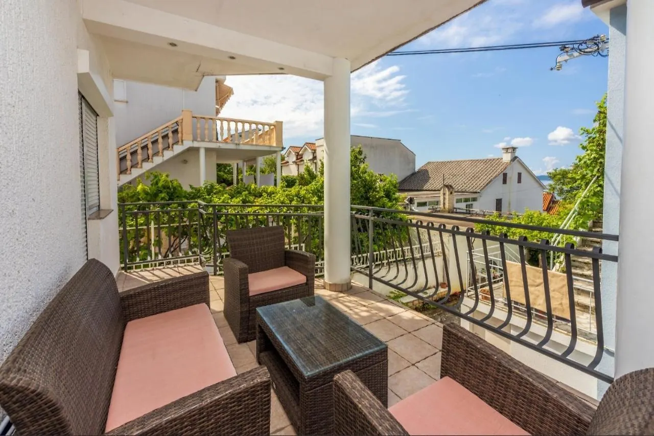 Apartments Lino Selce