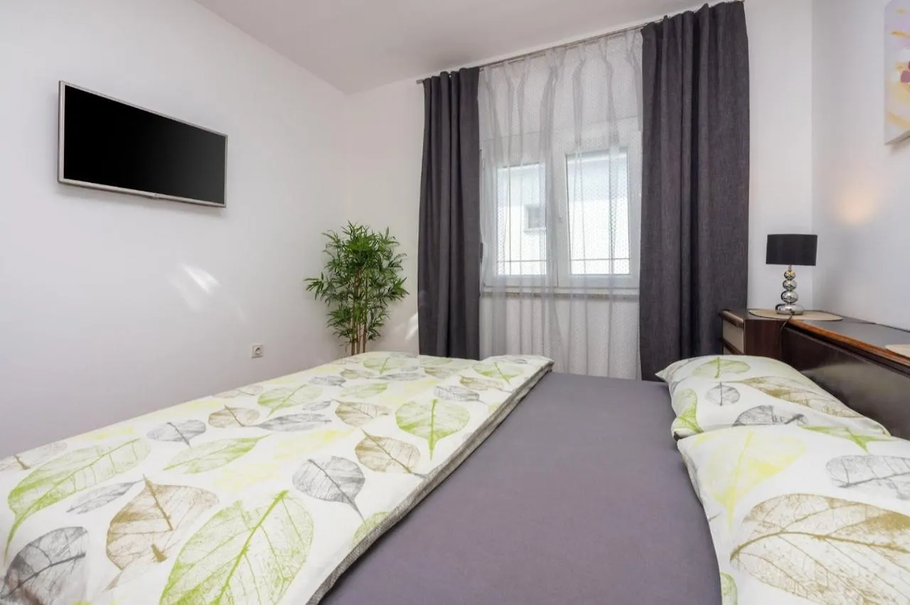 Apartments Lino Selce