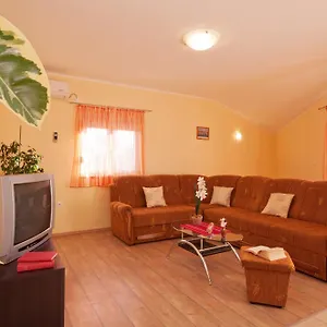 Mara Apartman Drage
