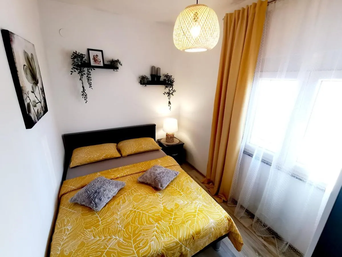 Apartments Lino Selce