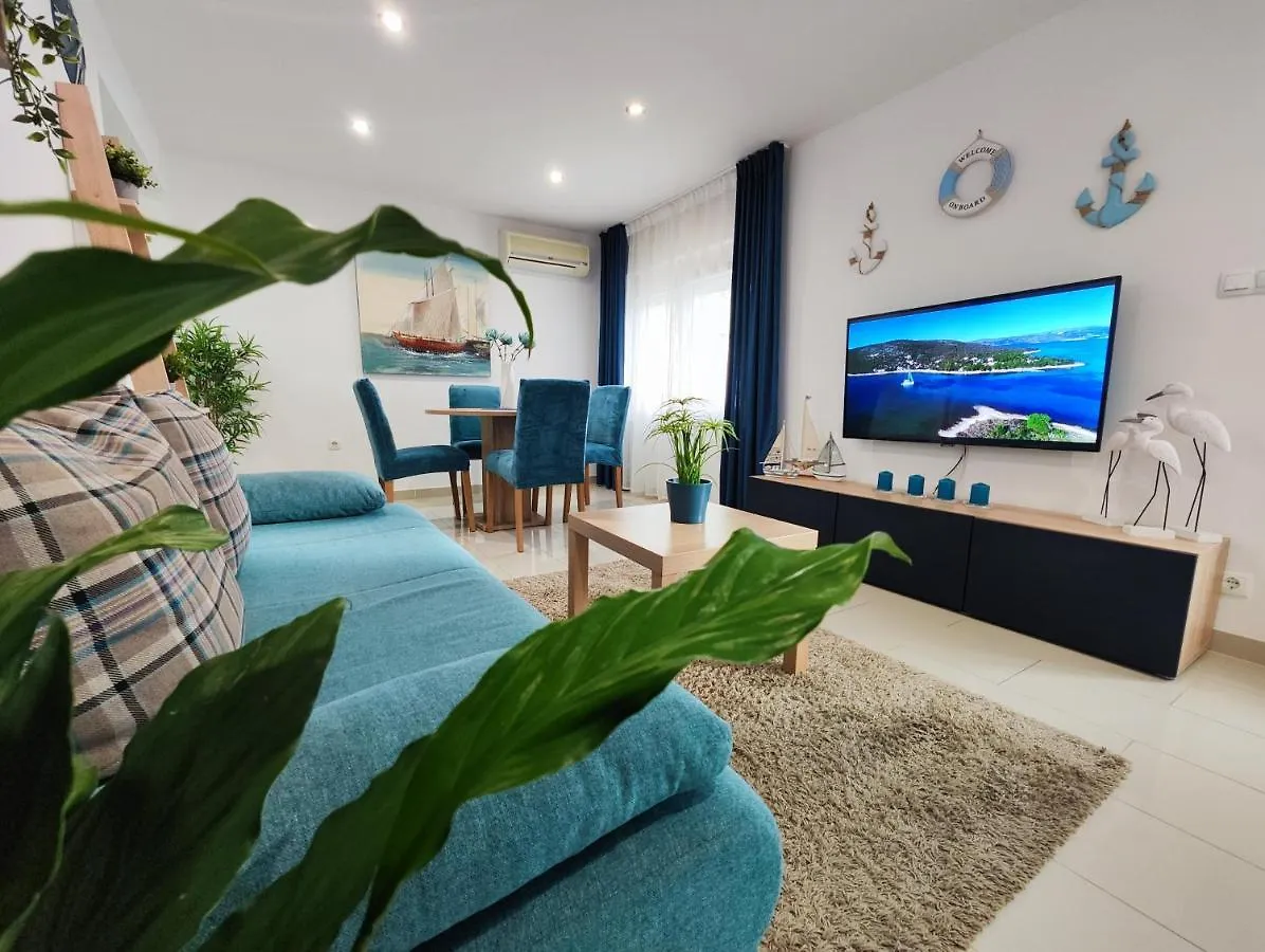 Apartments Lino Selce 0*,  Croatia