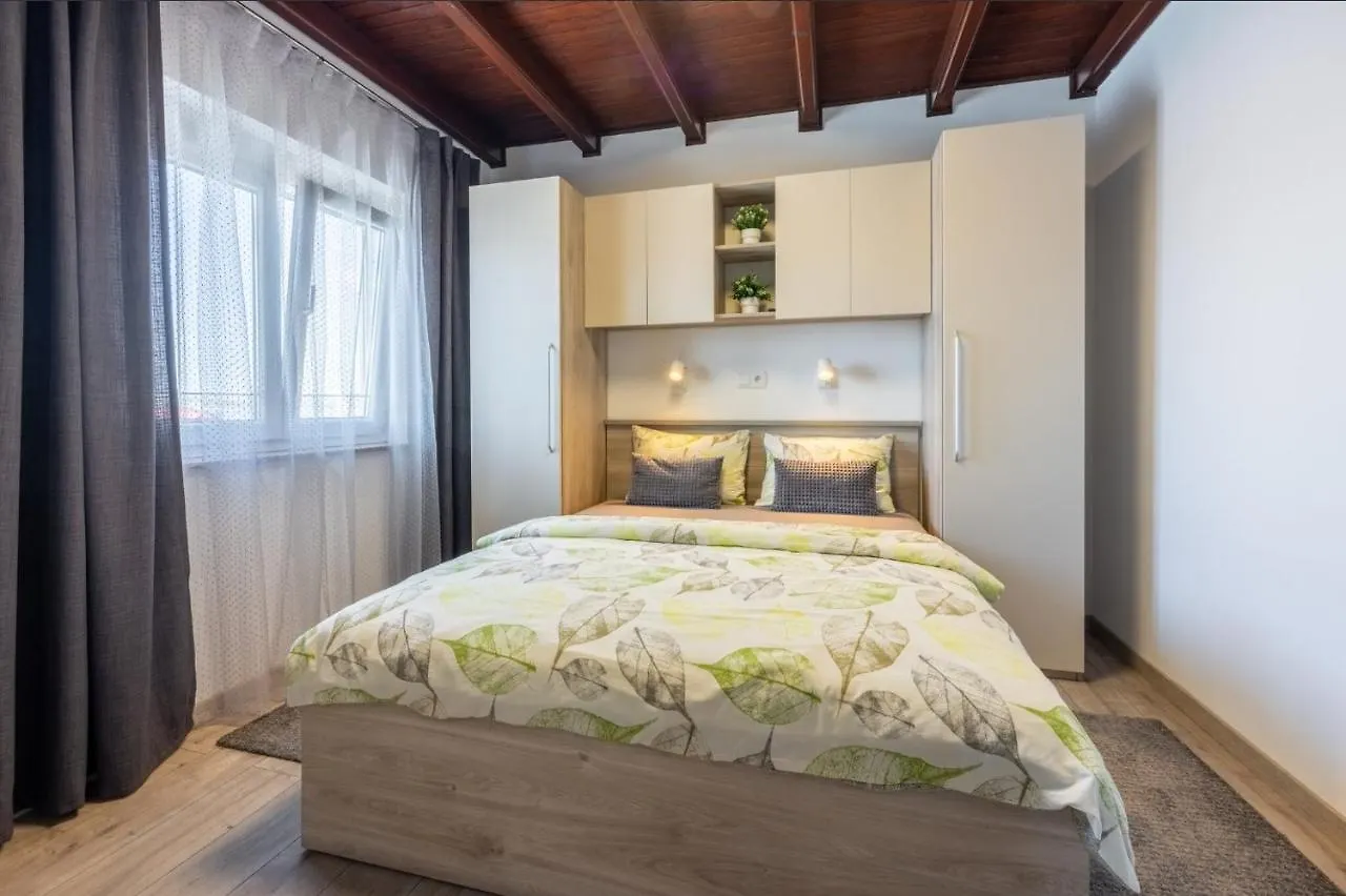 Apartments Lino Selce Croatia