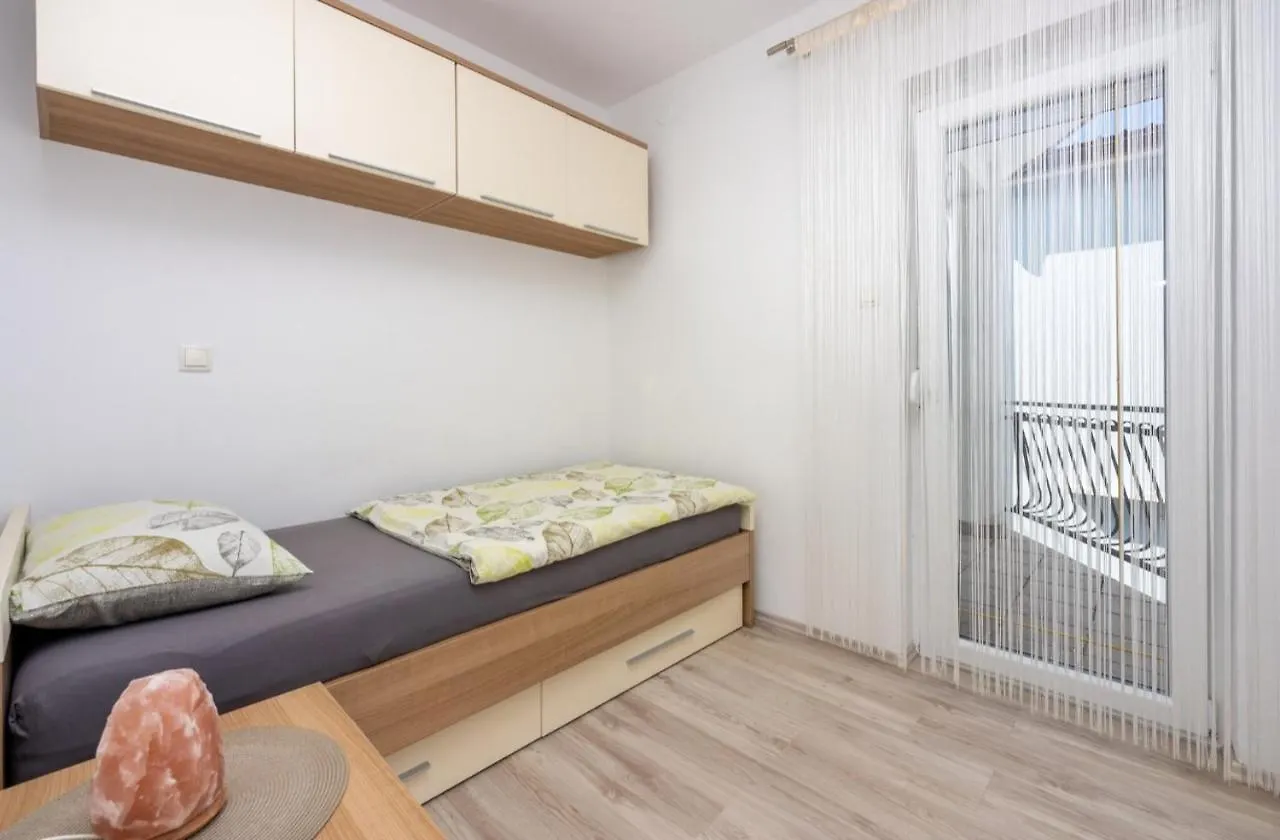 Apartments Lino Selce 0*,